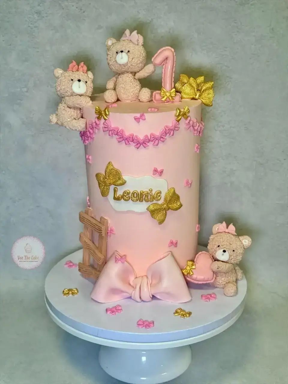 Elegant anniversary cake design Nottinghamshire